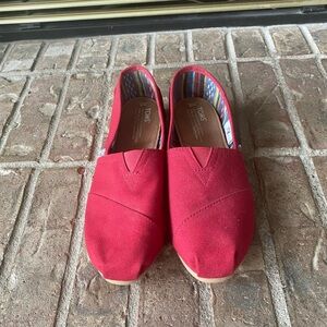 NWOT Toms Women’s Classic Shoes in Red
